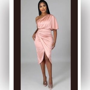 Cupshe Lux Satin One Shoulder Glam Apricot‎ Dress Size M RefCPS045